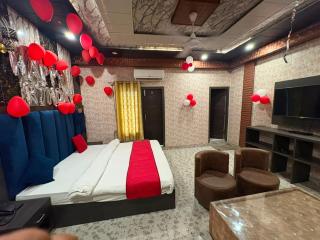 Aurivique hotels and banquets - 1