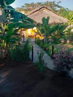 Bungalow la voisinade Madirokely route carrière Nosy bé - 0