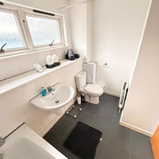 Traditional City Centre Apartment with Free Parking - 9