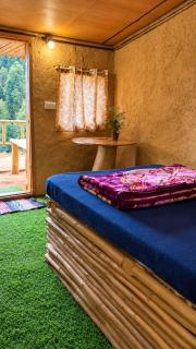 Sholanest Mud House and Farm Stay in Vattavada Near Munnar - 5