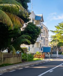 Seaview Apartment in Flic en Flac - 60 m² with Balcony - Flic-en-Flac - 2