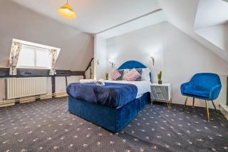 Hot Tub & Games Room - Sleeps 11 - 4BR Wyboston - 7