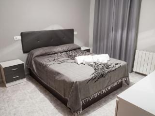 Bright apartment in Barbastro, 70m², parking included - 9