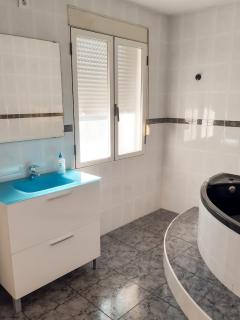 Bright apartment in Barbastro, 70m², parking included - 2