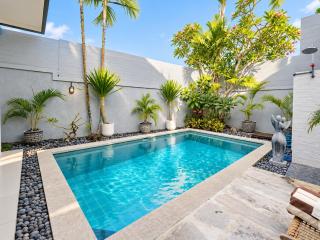 The Palm Villa-2BR Tropical Retreat in Canggu - 4
