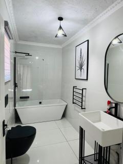 Madzivha Luxury Villas and Hotel - 0