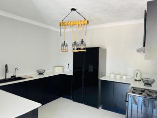 Madzivha Luxury Villas and Hotel - 4