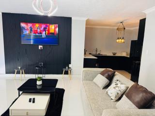 Madzivha Luxury Villas and Hotel - 1