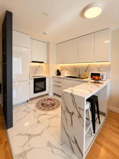 Panoramic Penthouse in Diamond of Skopje - Center - Free Parking - 6