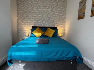 Derby Home Stay, Sleeps 4, Near City Centre - 2