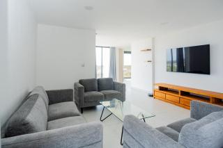 Island Views Penthouse by Oceanaxe Holidays - 8