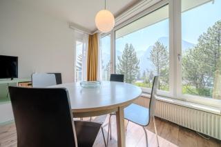 Viktoria A12 by Arosa Vacations, Renoviertes App mit Bergblick im Zentrum - 2