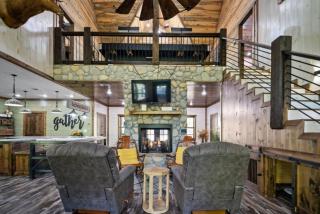 Broken Bow Cabin with Hot Tub and Game Room - 7