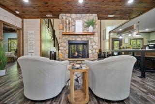Broken Bow Cabin with Hot Tub and Game Room - 2