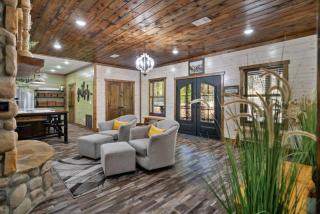 Broken Bow Cabin with Hot Tub and Game Room - 1