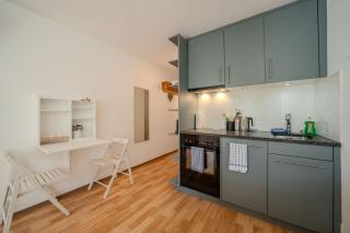 Alexandra 120 by Arosa Vacations, Renoviertes Studio mit Bergblick & Parking im Zentrum - 0
