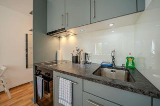 Alexandra 120 by Arosa Vacations, Renoviertes Studio mit Bergblick & Parking im Zentrum - 5