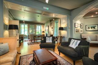 Coastal Manor by Birch Stays - 9