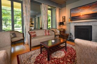 Coastal Manor by Birch Stays - 1