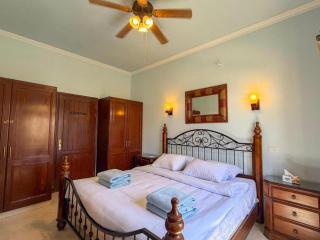 Heated Pool, Nanny Room! 4BR Spacious Sabina Villa - 7