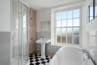 The Exmouth Nook, Walk to Beach, Parking Nearby - 2