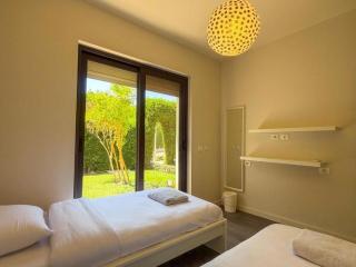 Stylish 4BR LUX Pool Villa Near Marina, Nanny Room - 6