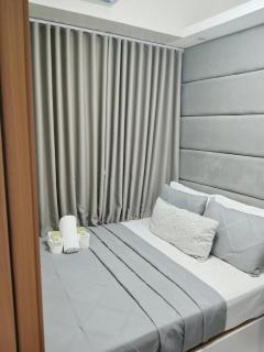 Simply Modern Staycation - 1BR Condo Pool View Walkable to MOA-Shore3 Tower4 - 5