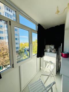 White Cozy Apartment - 9