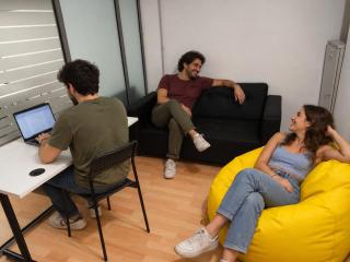 Beddy Hostels - FREE Breakfast, Towels & Luggage Storage - 1