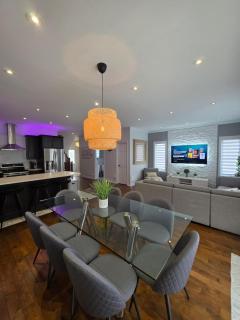 Urban Luxury Retreat - 20 Min From DT Montreal - 8