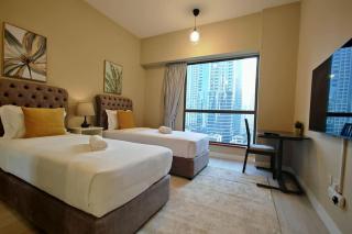 Fully Renovated, Spacious Luxury 5BR plus Maids Room on JBR Beach Near Metro & Mall By La Buena Vida Holiday Homes - 7