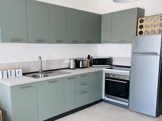 Pink Boutique Apartment - Opposite Sliema-Gzira Sea Front - New, Cosy and Super Central - 2