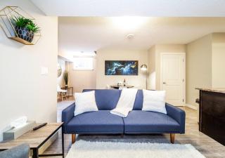 Bright Modern Suite - Netflix - WiFi - Long Stays - 9