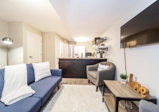 Bright Modern Suite - Netflix - WiFi - Long Stays - 2