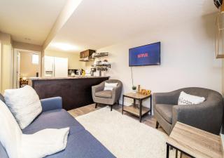 Bright Modern Suite - Netflix - WiFi - Long Stays - 8