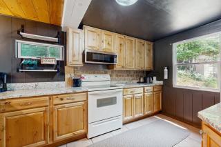Blue Jay Cabin - 2