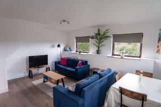 Spacious 2 Bed Holiday Cottage with Views nr Bude - 0