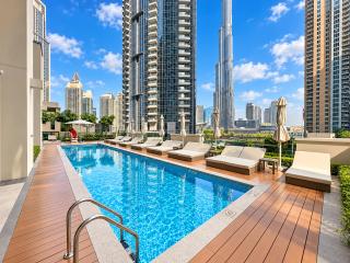 Vogue Vacation Homes, Downtown Act Two near Burj Khalifa and Dubai Mall, Three Bedroom Plus Kids room Apartment with Balcony and Burj Khalifa View, Access to all Amenities - 8