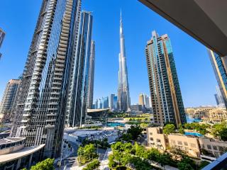 Vogue Vacation Homes, Downtown Act Two near Burj Khalifa and Dubai Mall, Three Bedroom Plus Kids room Apartment with Balcony and Burj Khalifa View, Access to all Amenities - 2