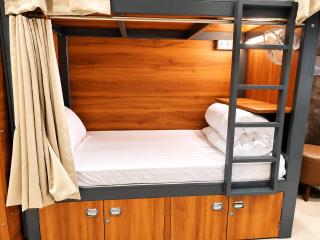 SGP - Premium Dormitory Near Prem Mandir - 4