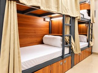 SGP - Premium Dormitory Near Prem Mandir - 0