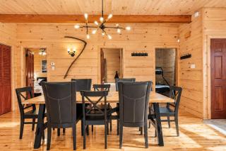 Chalet Brise du Nord with Private Spa and Pool Table & Games, Lake - 2