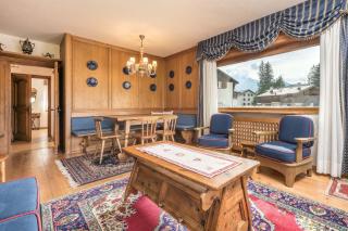 Large 4 bedroom in amazing location - 3