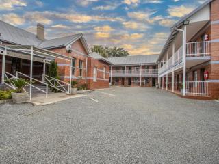 The Cannon Lodge - Newcastle - 2