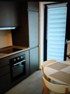 Einzigartige Ferienwohnung mit Stilvoller Raumgestaltung, Einladendem Wohnambiente und Perfekten Voraussetzungen für eine Erholsame Auszeit - 0