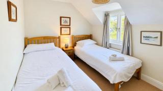 Damson Cottage - Peaceful location, charming communal orchard & private patio garden - 1