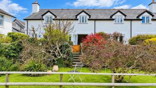 Damson Cottage - Peaceful location, charming communal orchard & private patio garden - 0