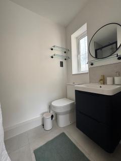Stylish Two Bed Apartment - 8