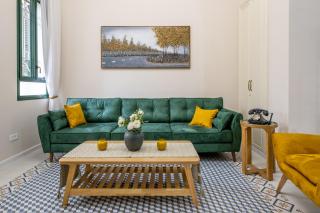 Nicola House - 1