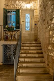 Nicola House - 3